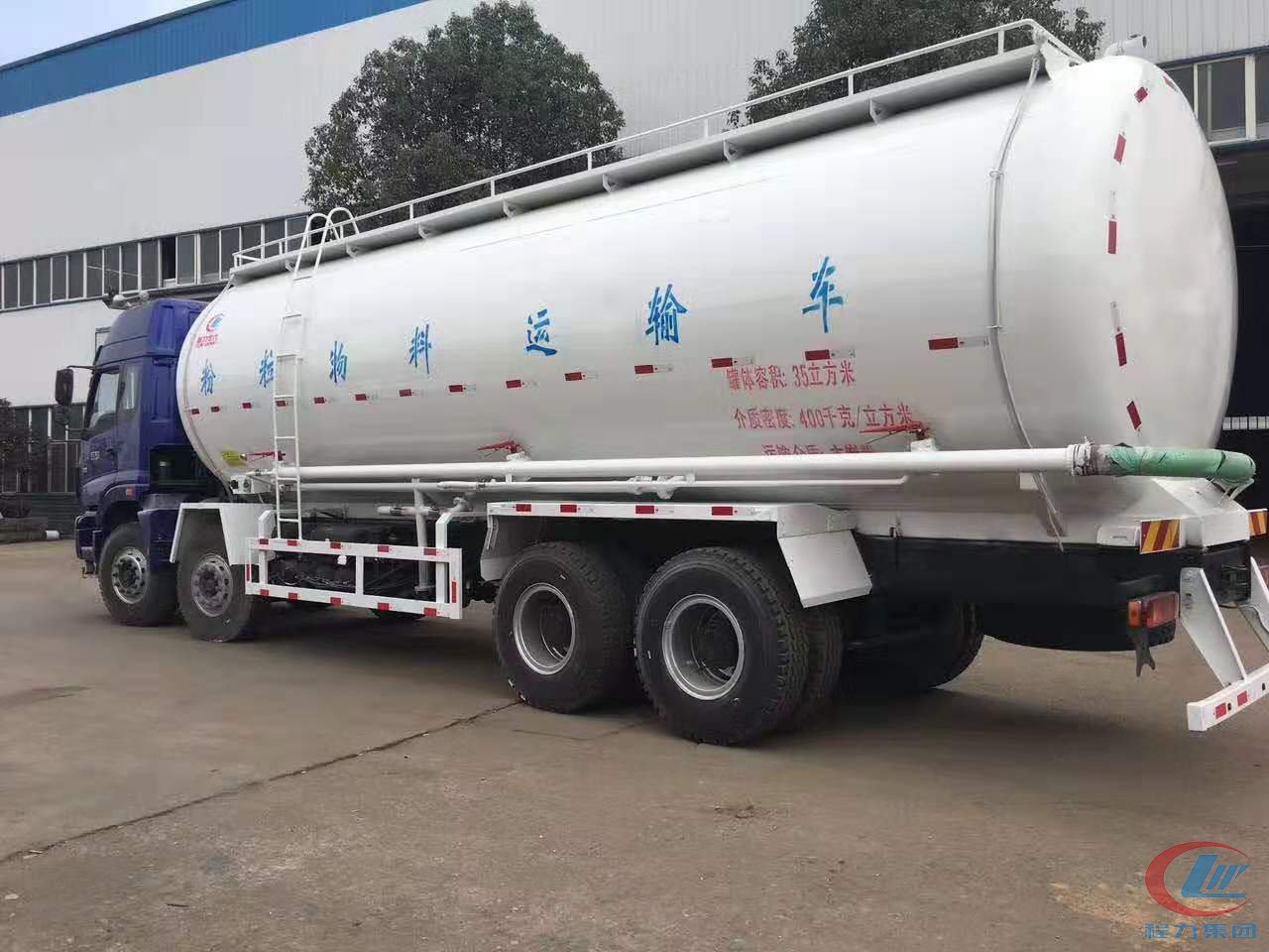 程力福田欧曼前四后八35方粉粒物料运输车